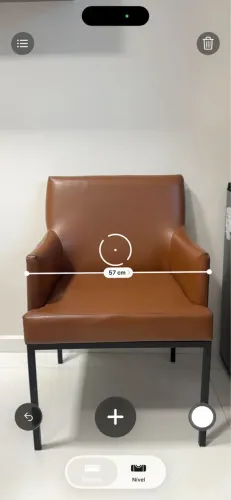 Poltronas em couro sintético caramelo