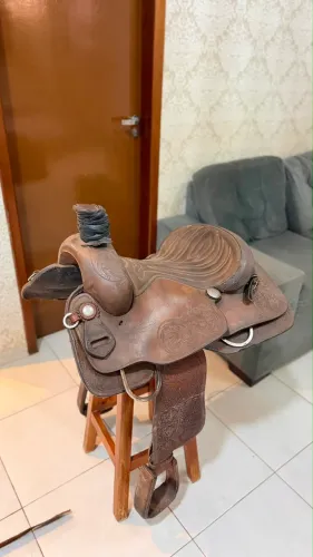 Vende - se Sela para Teen Roping / Trabalho 