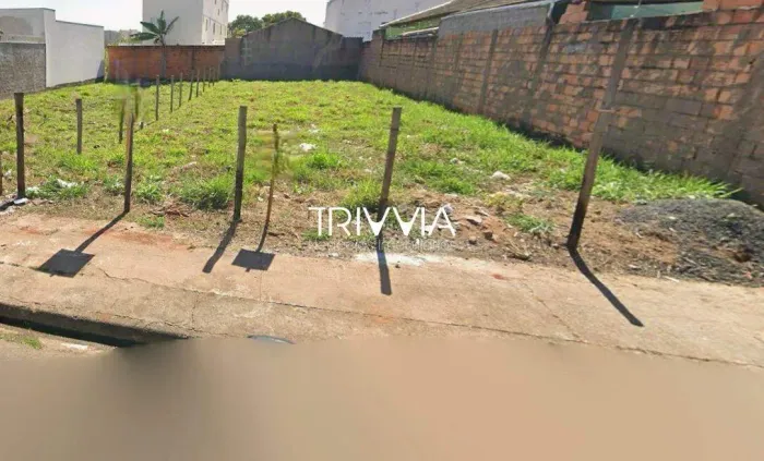 Terreno à venda no Shopping Park plano e pronto para construir