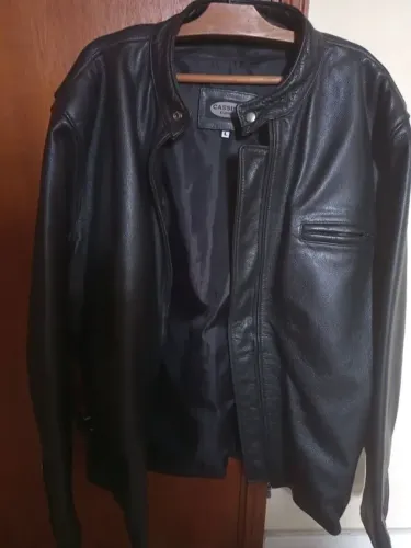 Jaqueta de couro modelo cafe racer, grossa e pesada