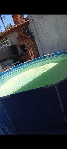 Vendo uma piscina de 5 mil litros