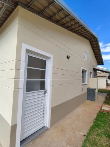 ALUGA-SE - Casa em Condomínio Recanto Santa Helena
