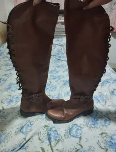 Vendo bota nova
