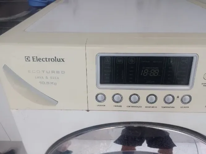 Máquina de lavar e Secar Electrolux lse11