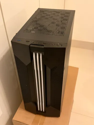 Kit AM5: Placa-mãe BIOSTAR A620MS + Gabinete Gamer + Fonte 600W + Fans RGB