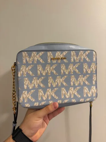 Bolsa Michael Kors Original Jet Set Charm Camera Bag MK Azul Claro Couro Saffiano