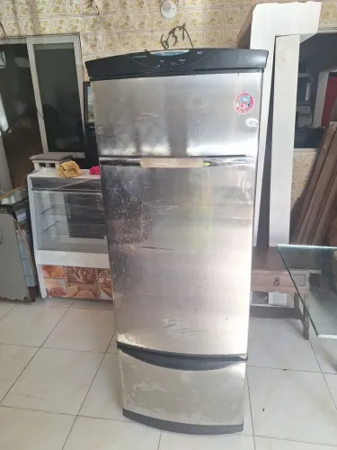 REFRIGERADOR FROST FREE EM PERFEITO ESTADO MEU PREÇO 850 taxa de entrega grátis