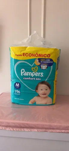 FRALDA PAMPERS M 196 UNIDADES