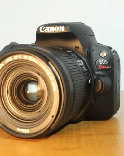 Canon Sl2 + Lente 18-55mm (Zerada) + Curso de fotografia de bônus