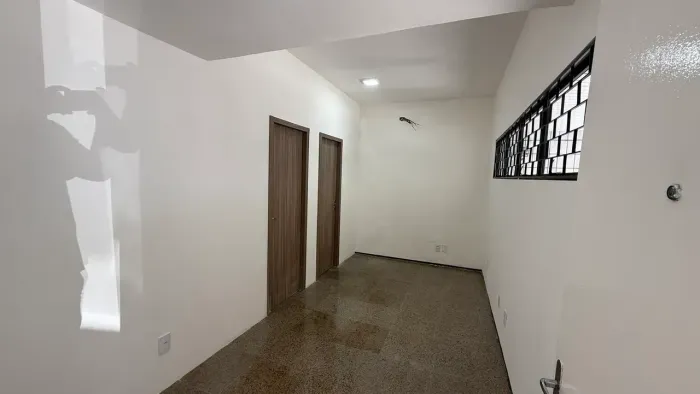 Alugo Sala Comercial com Vaga de Garagem
