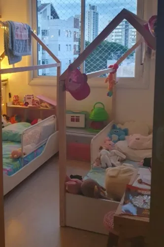 Cama montessoriana infantil