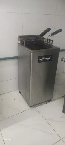 Fritadeira Elétrica Água e Óleo Inox GFAO 18 P Metalcubas Elétrico - 220V*