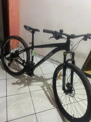 Bicicleta aro 29 marca caloi,freios hidráulico, bicicleta muito nova