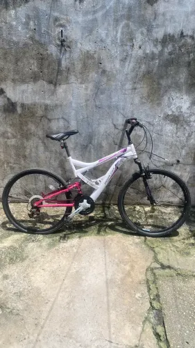 Bicicleta Houston Vivid Aro 26 - Com Suspensão Dupla e 21 Marchas