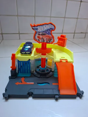 HOTWHEELS City Lava-Rápido