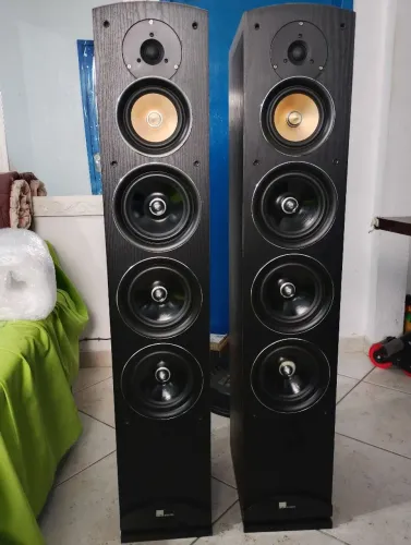 Par de Caixas Torre de 3 vias e 5 drivers Pure Acoustics Proxima 60-F - 250W RMS (Pretas))