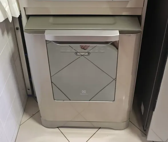 Lava louças eletrolux inox, 14 serviços, 220v