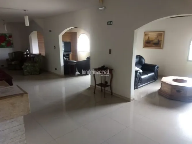 Comercial à venda 25 Quartos, 12000M², Centro, Jacarezinho - PR