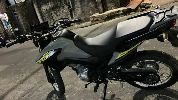 Vendo ou troco por carro e assumo se tiver parcelas 