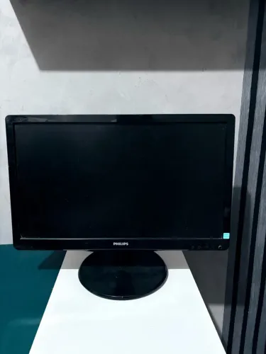 Monitor Philips + Teclado Gamer RGB | Funcionando Perfeitamente