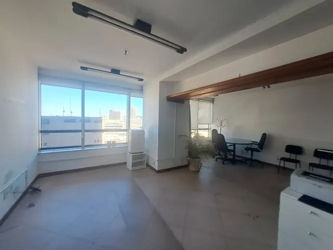 Sala para locação medindo 84m² Rua da Assembleia Centro do Rio.