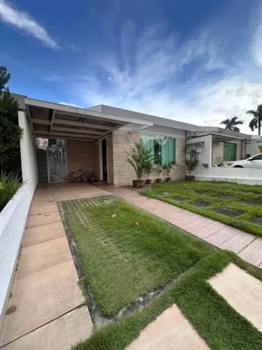 Nature Village | Casa 3 qts (1 suíte c/ closet) | Energia solar | 4 vagas | Aleixo
