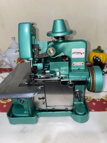 Máquina Overloque Semi Industrial Flawil 110V - Excelente Estado
