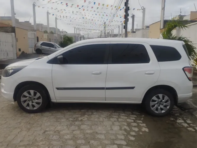 Chevrolet Spin LT 1.8 8V Econo.flex 5P Mec. 2016