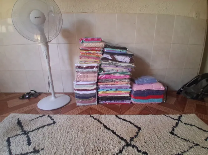 Enxoval, cama mesa e banho.