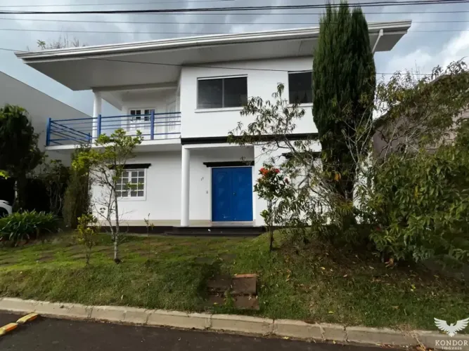 Casa em condominio em SANTA FELICIDADE com 240m²