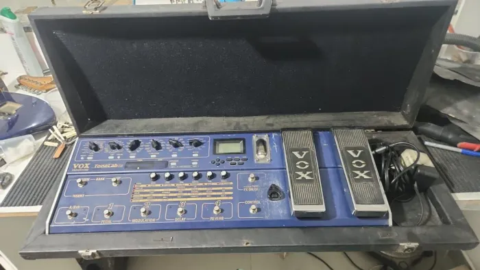 Pedaleira valvulada vox tonelab se com case