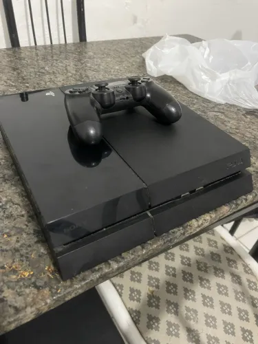 PLAYSTATION 4 