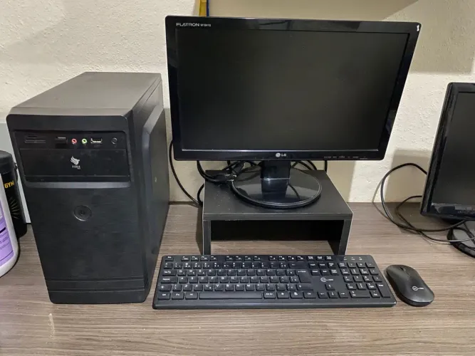 PC completo (CPU + Monitor 18.5? + teclado/mouse)
