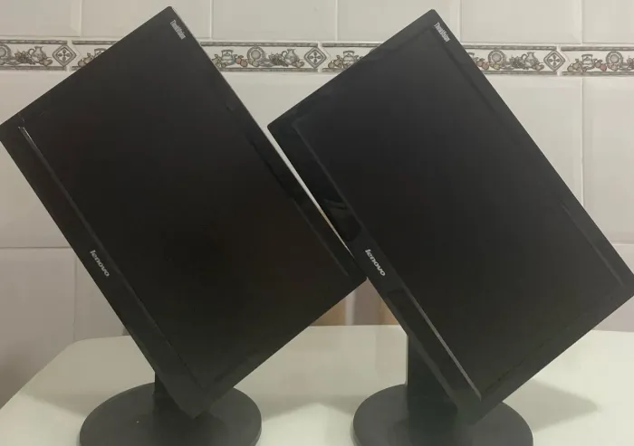 Monitor Lenovo