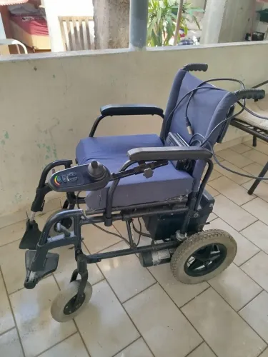 Cadeira de rodas motorizada