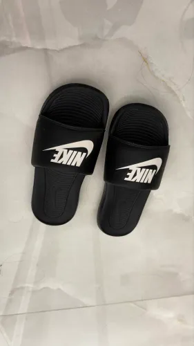 Chinelo slide nike victore one