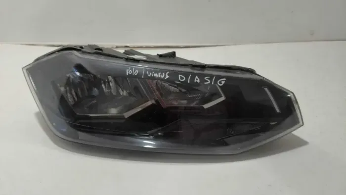Farol Direito Volkswagen Polo Virtus