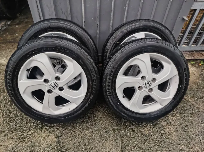 Rodas 15 originais Honda Fit 2015... c/ pneus 185 60 