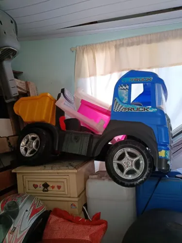 Caminhão brinquedo