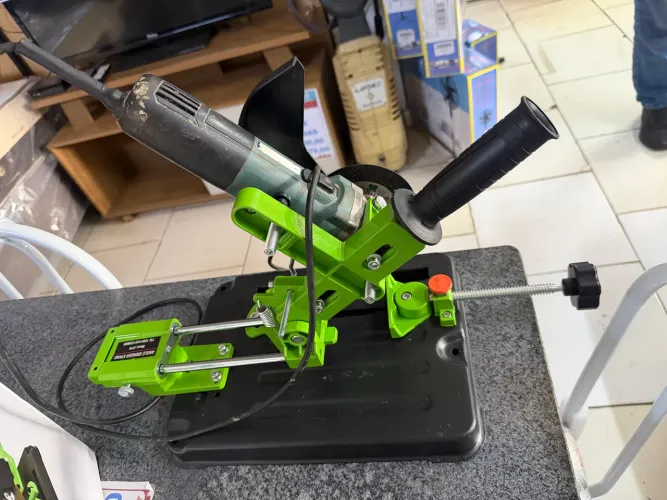 Lixadeira com suporte angular telescópico