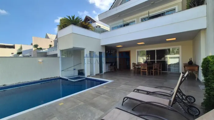 Barra da Tijuca  Casa Triplex no Blue Houses | 4 Suítes | Lazer Privativo | Acesso à Praia