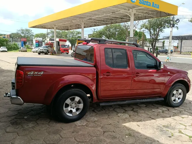 Nissan Frontier LE CD 4X4 2.5 TB Diesel Mec. 2010