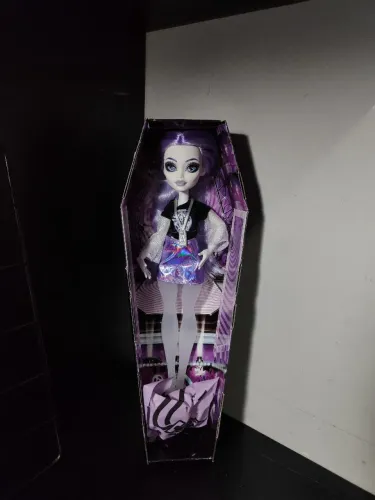 Boneca Monster High Spectra Vondergeist Buried Secrets Concert Lurks Lacrada