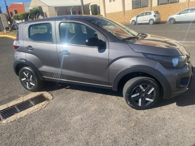 Fiat Mobi Like 1.0 Fire Flex 5P. 2024