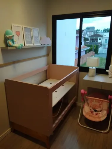 Berço americano com laterais de acrílico