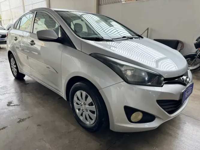 Hyundai HB20S Comfort Plus 1.0 Flex 12V Mec. 2015