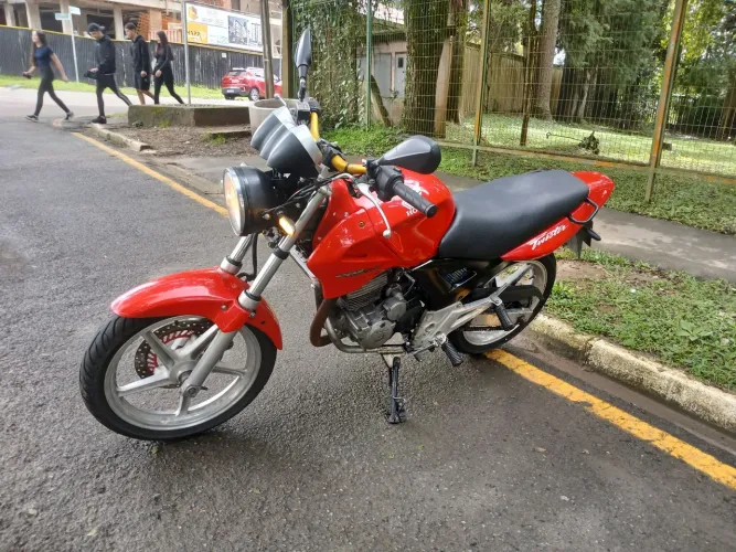 Honda twuister 2005 aceito trocas passo no cartão até 24x 