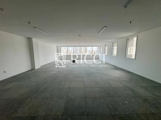 Sala Comercial à Venda no Gonzaga, Santos ? RICCI