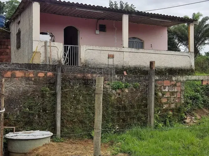 Casa de 2 Quartos Com Potencial Em Guapimirim, Bairro Vale Das Pedrinha