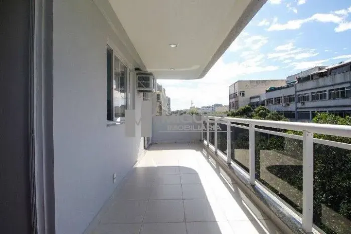 Cobertura com Piscina e Vista Panorâmica na Tijuca  Aproximadamente 200 m²